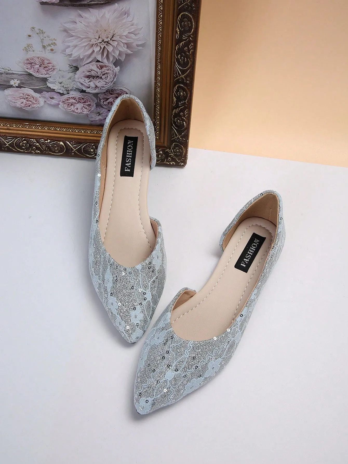 Fashionable Women's Flat Shoes