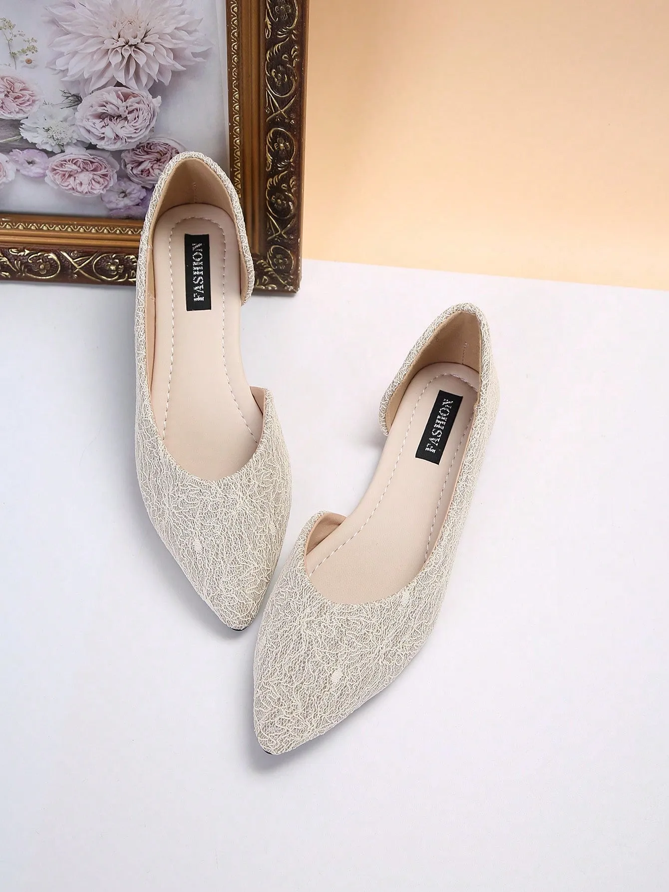 Fashionable Women's Flat Shoes