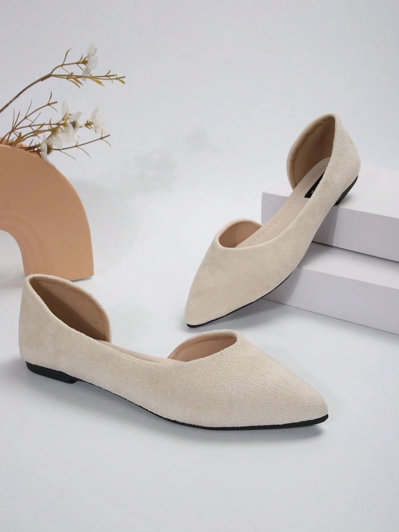 Fashionable Women's Flat Shoes