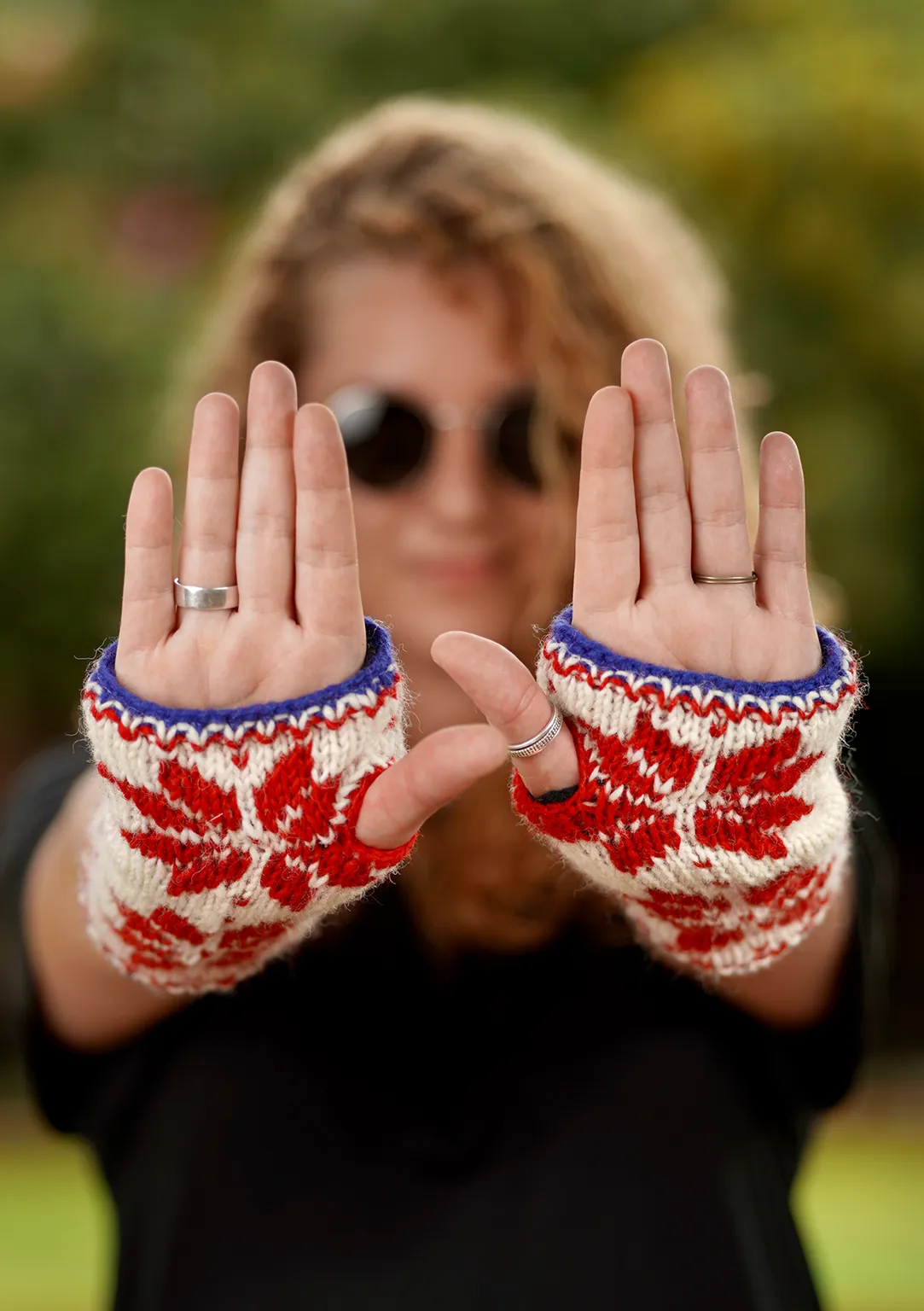 Snow Flake Pattern Woolen Hand Warmers-Texting Gloves